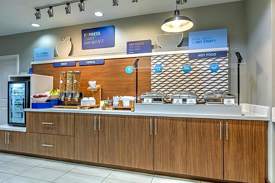 Holiday Inn Express Hotel & Suites Clute-Lake Jackson By IHG