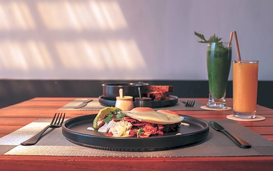 LalaGalu - Beachfront EcoCabins