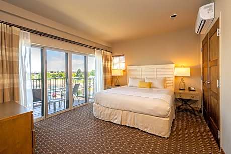 Accessible Riverfront King Suite