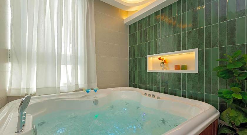 One Season Boutique Hotel Vung Tau - Beachfront