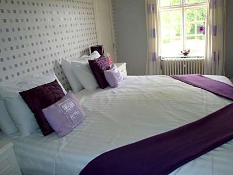 Family Room (2 Adults + 2 Children)