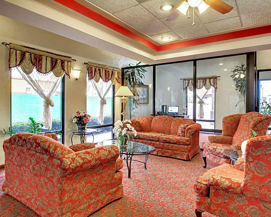 Quality Inn & Suites Clinton - Jackson West