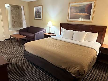 1 King Bed, Mobility Accessible Room, Bathtub w/ Grab Bars, Non-Smoking