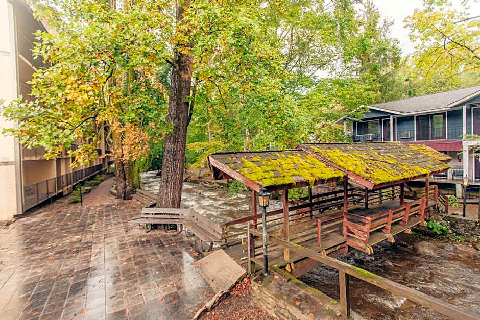 Brookside Lodge by FairBridge