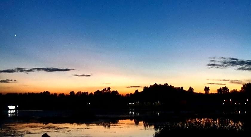 Houseboat Zaindari Palace