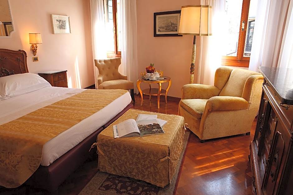 Pensione Accademia - Villa Maravege