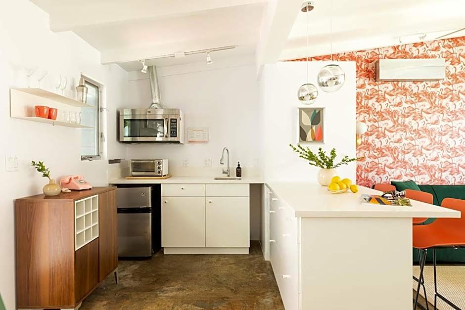 The Wesley by AvantStay Mid-Century Modern Oasis with Pool