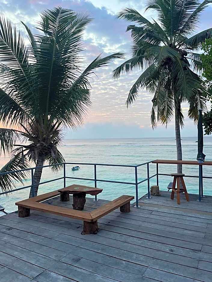 Sunset Surfing Villas Mentawai