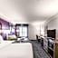 La Quinta Inn & Suites by Wyndham Cincinnati Sharonville