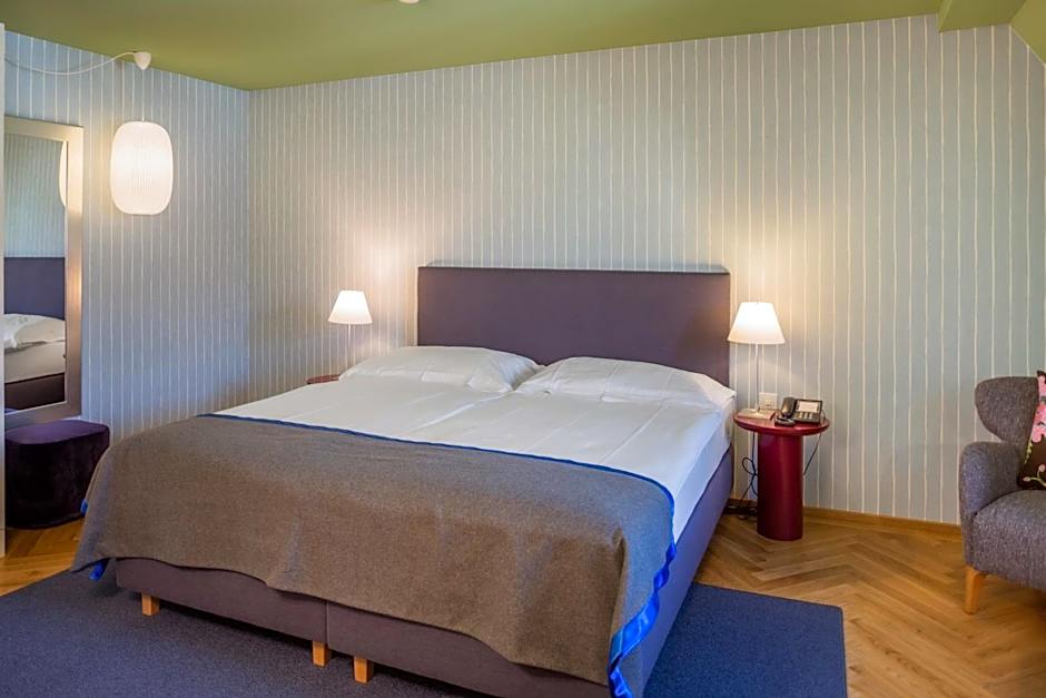 Alma Hotel - Boutique hideaway by the lake with rooftop and ladies-only wellness
