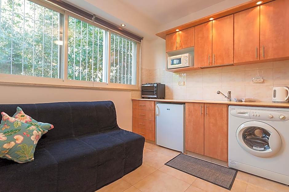 Colony Suites- Hananya St.