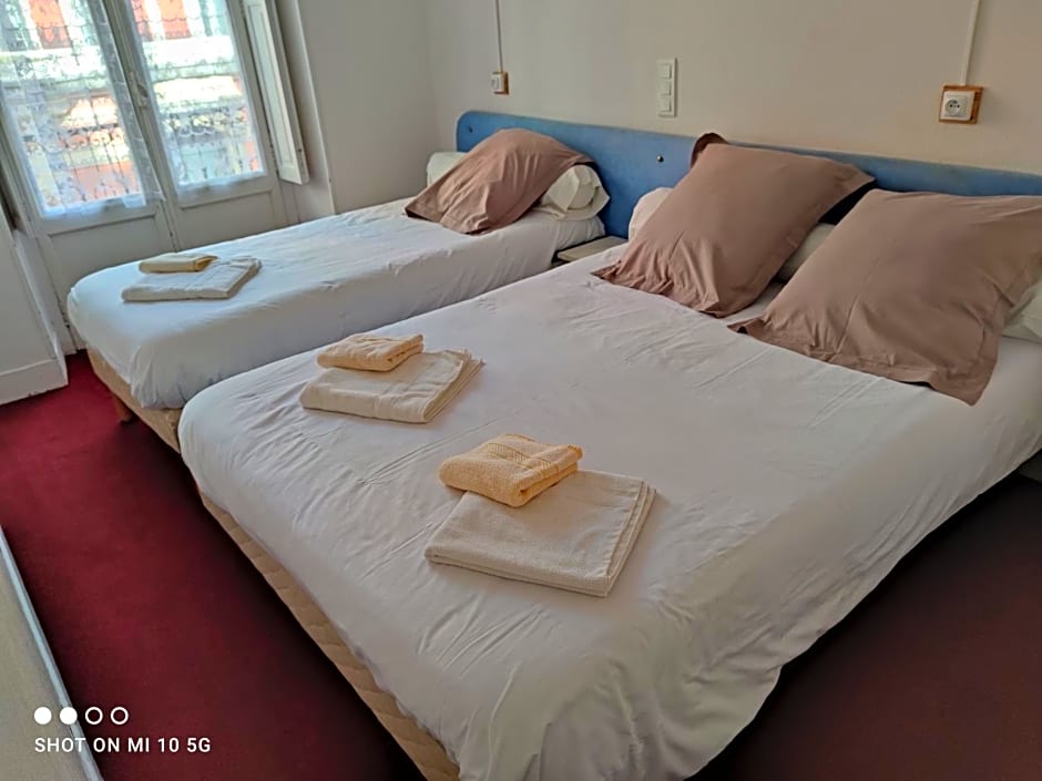Hotel Du Rocher