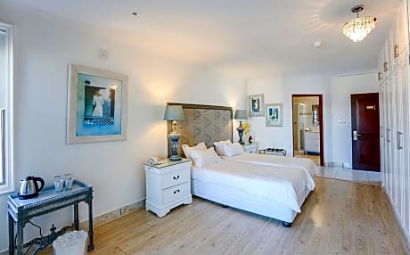 Family Room Partial Sea View