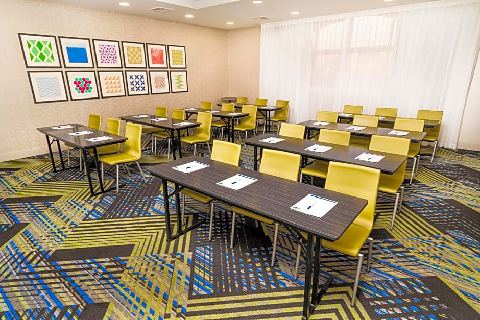 Holiday Inn Express & Suites Las Vegas SW Springvalley, an IHG Hotel