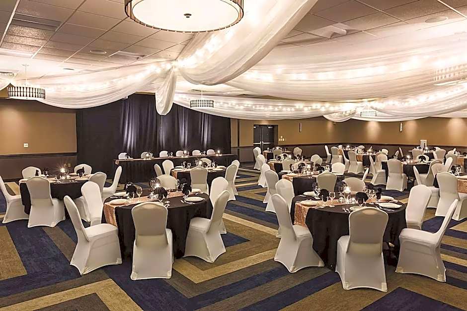 Wyndham Bloomington - Mall of America