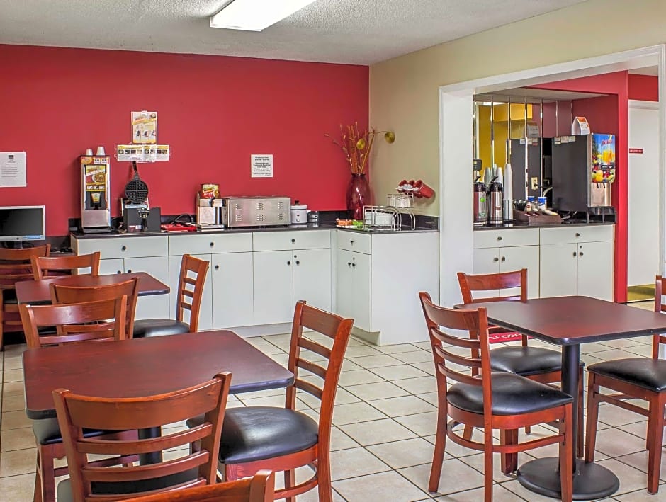 Econo Lodge Research Triangle Park