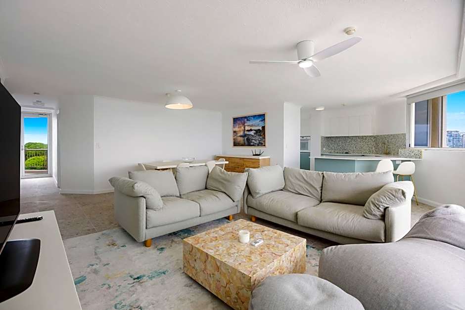 Rainbow Commodore Coolangatta