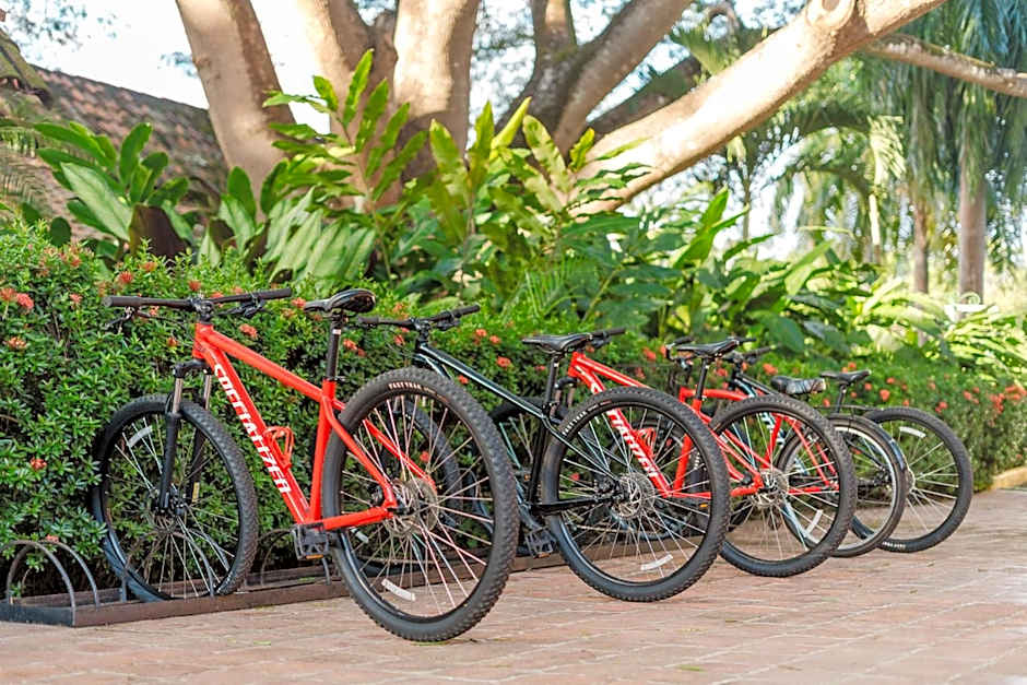 Papagayo Golden Palms Beachfront Hotel