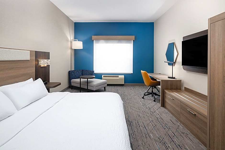 Holiday Inn Express & Suites - Green Bay East By IHG