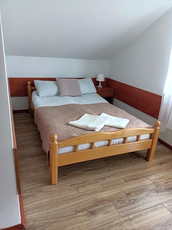 Pokoje Gościnne u MARCINA- sala zabaw, basen, melex, rowery, grill, mini dmuchaniec