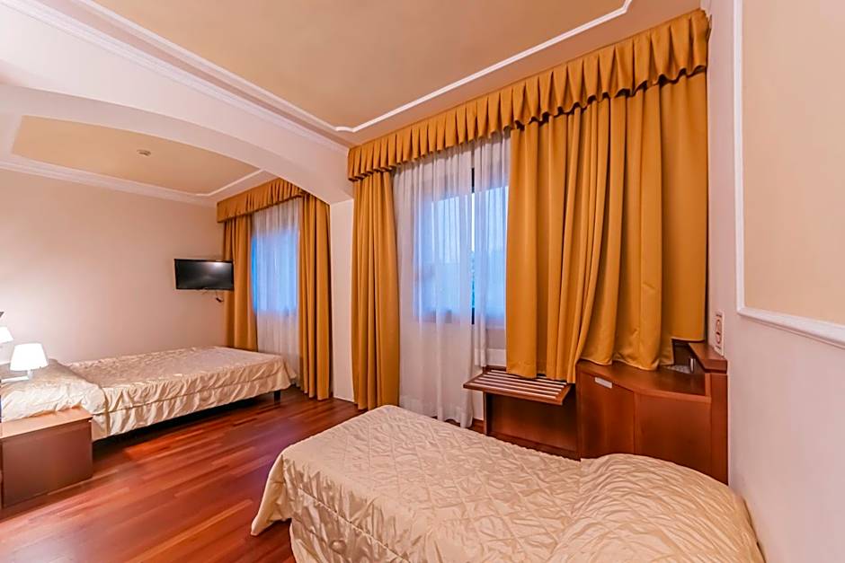 Dado Hotel International