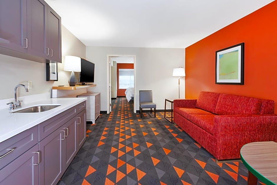 Holiday Inn & Suites - Toledo Southwest - Perrysburg