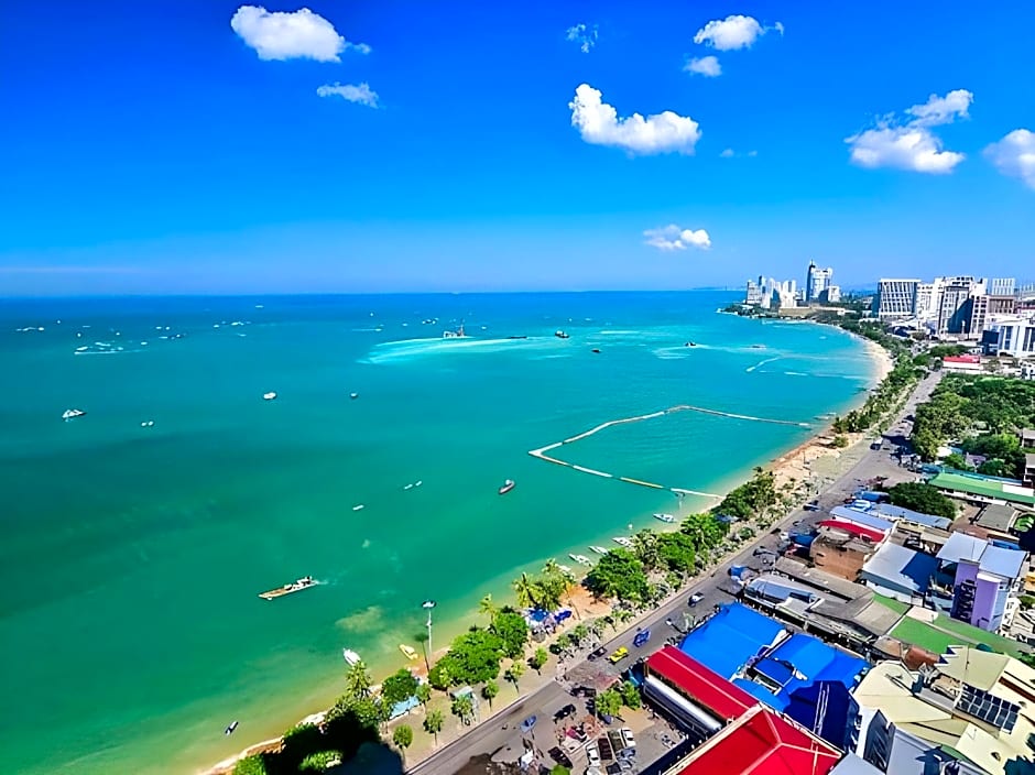 18 Coins Cafe & Hostel