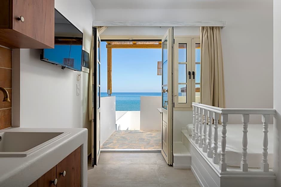 Stegna Akti Luxury Suites