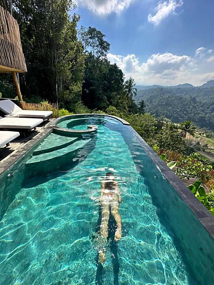 3 Bdr - Luxury Cliffside Bamboo Villa