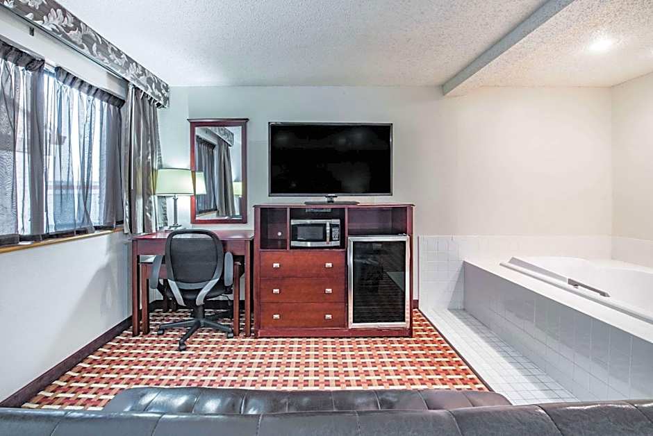 Super 8 by Wyndham Harlingen TX