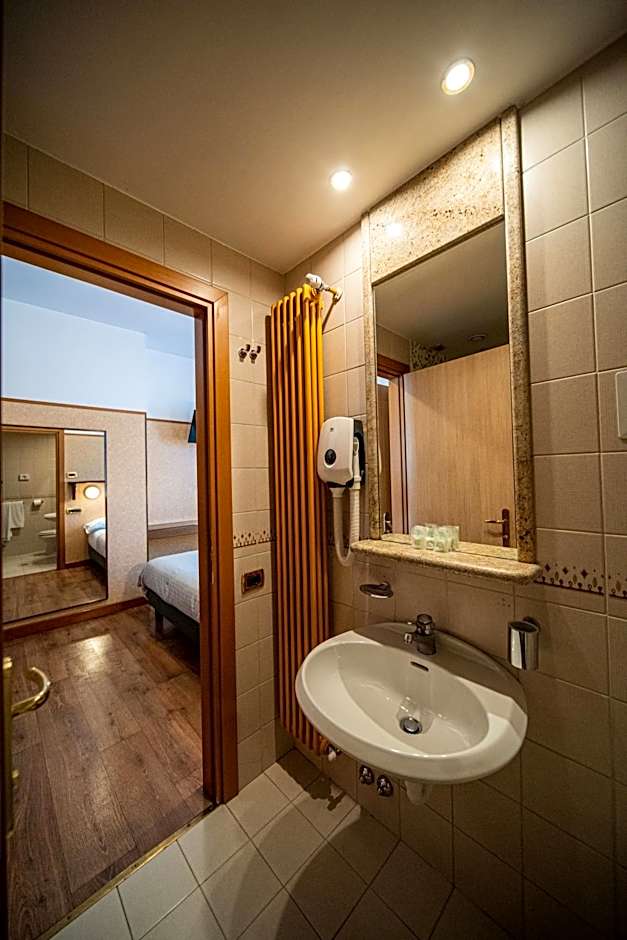 Hotel Mary