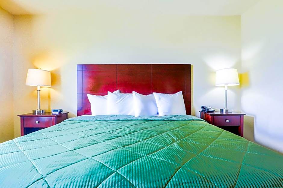 Evansville Inn & Suites by OYO
