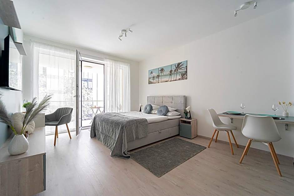WestSide Garden Apartments by FirstHost