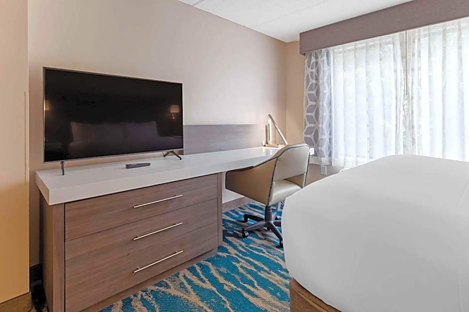 Comfort Inn & Suites Greenville Near Convention Center