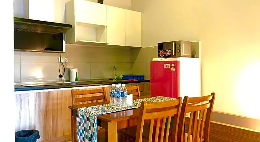 Sunset Seaview Vacation Condos @ IMAGO Shopping Mall