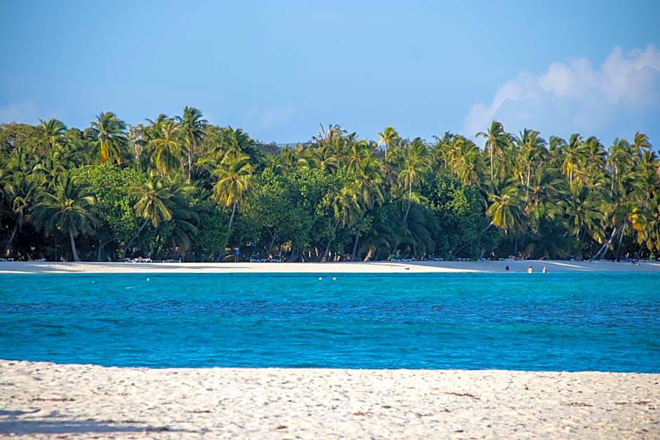 Sky Beach Maldives - Dhiffushi