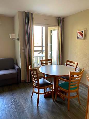 Standard Studio with sleeping Alcove and Terrace or Balcony (4 People)