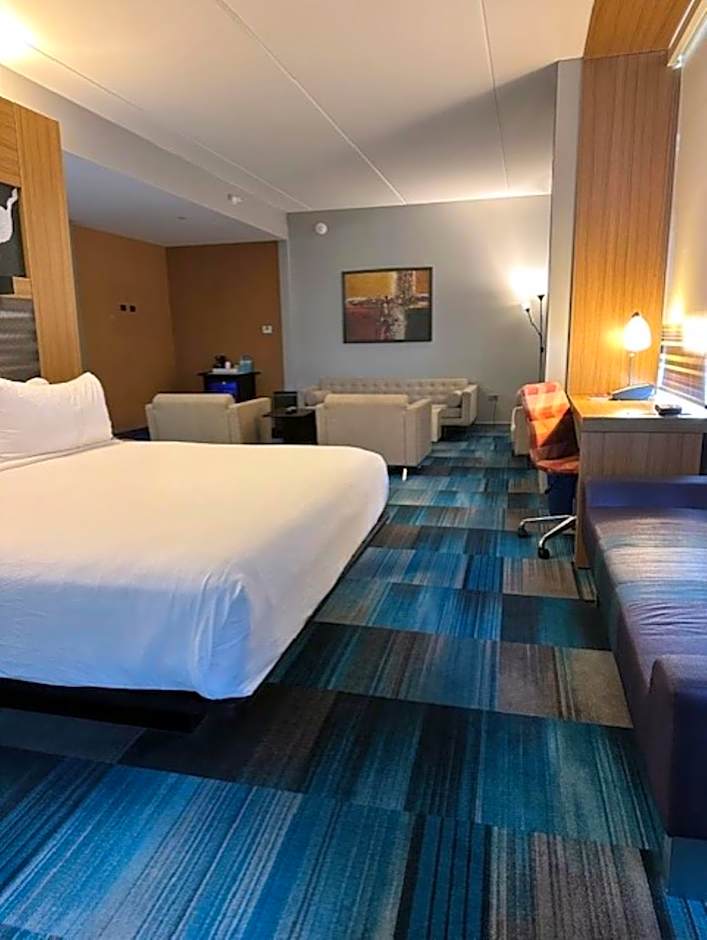 Aloft Bolingbrook