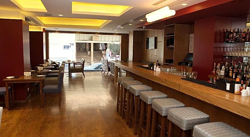 The J Hotel and Spa