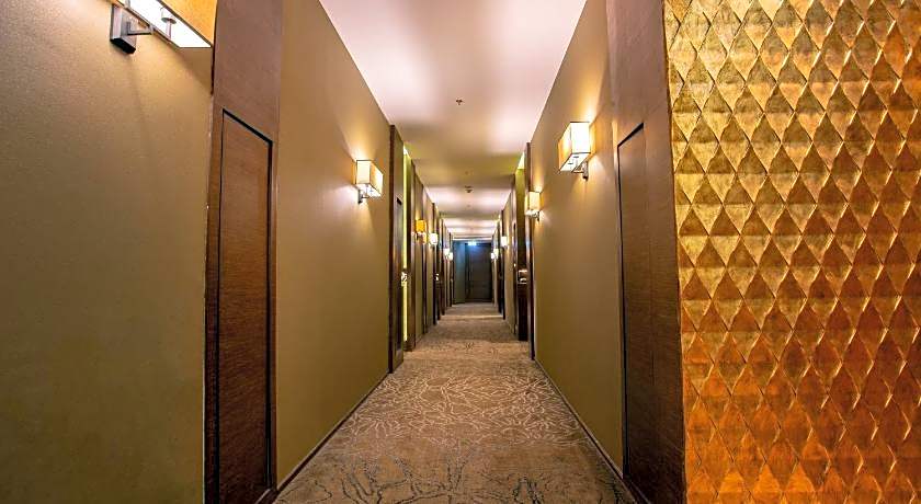 Graceland Bangkok By Grace Hotel