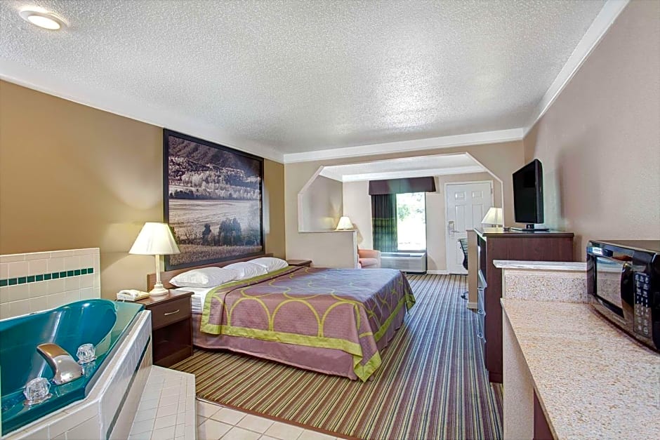 Super 8 by Wyndham Knoxville East