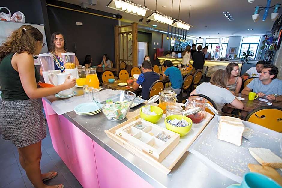 Nice Way Porto Hostel