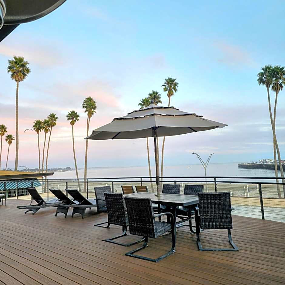 Casablanca Inn on The Beach