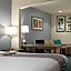 La Quinta Inn & Suites by Wyndham Peru Starved Rock St Park 