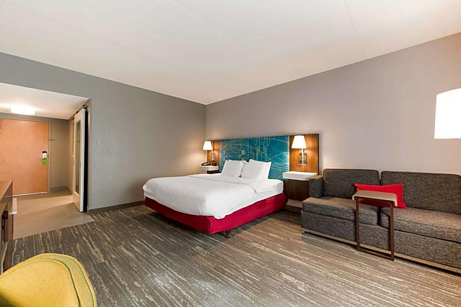 Hampton Inn By Hilton & Suites Charlotte-Airport