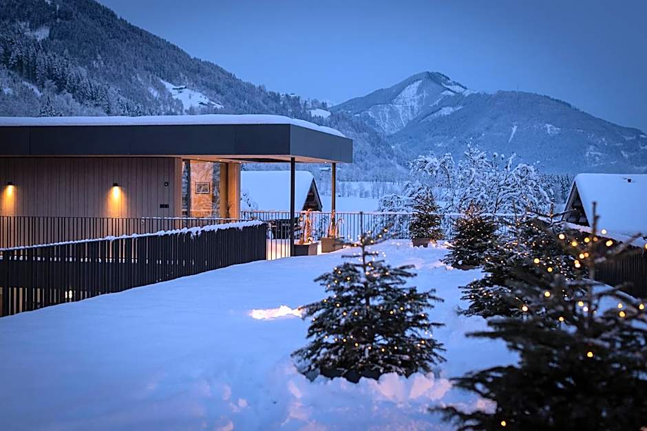 Emma Deluxe Aparthotel direkt beim Skibus ganzjährig beheizter Außenpool