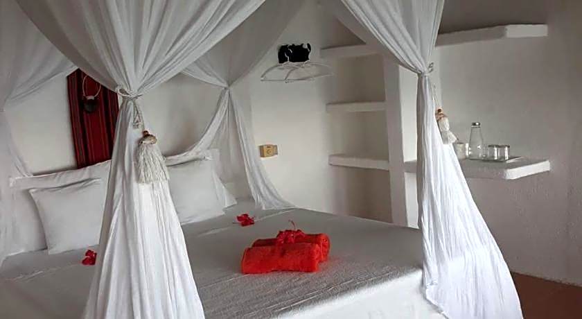 Al Faro Cosmio Hotel