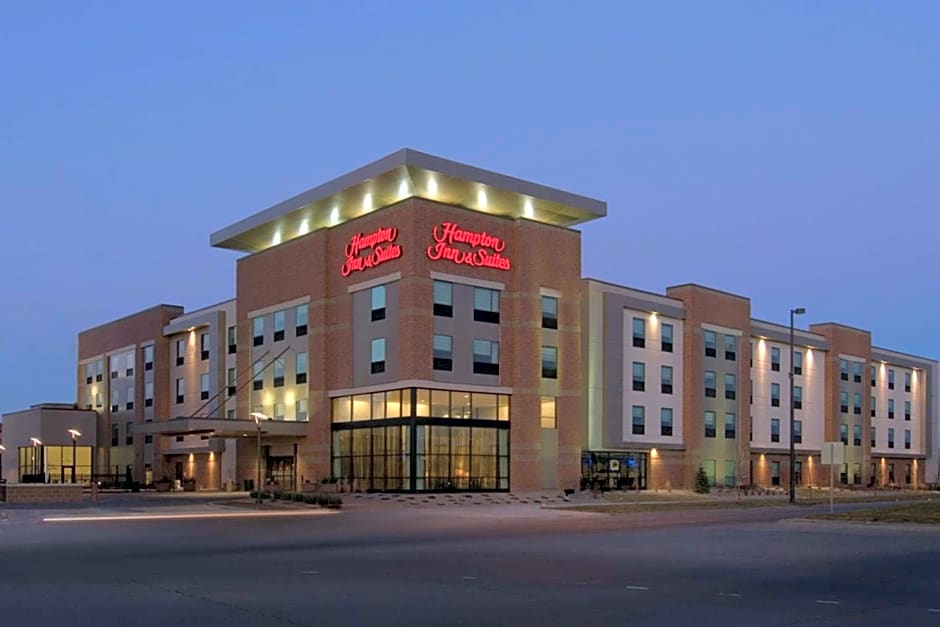 Hampton Inn By Hilton And Suites Omaha Downtown