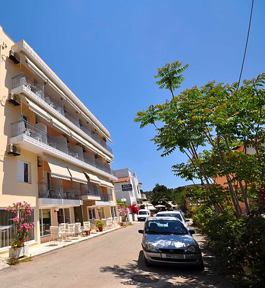 Saronis Hotel