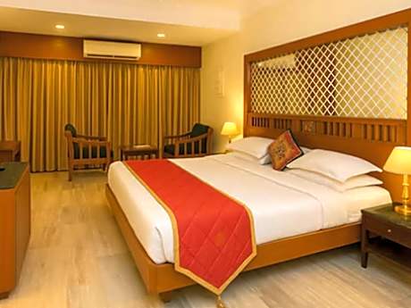 Deluxe Double or Twin Room with Pool View